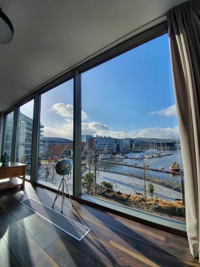 Luxury Apartment Marina Views At Titanic Quarter เบลฟาสต์ ภายนอก รูปภาพ