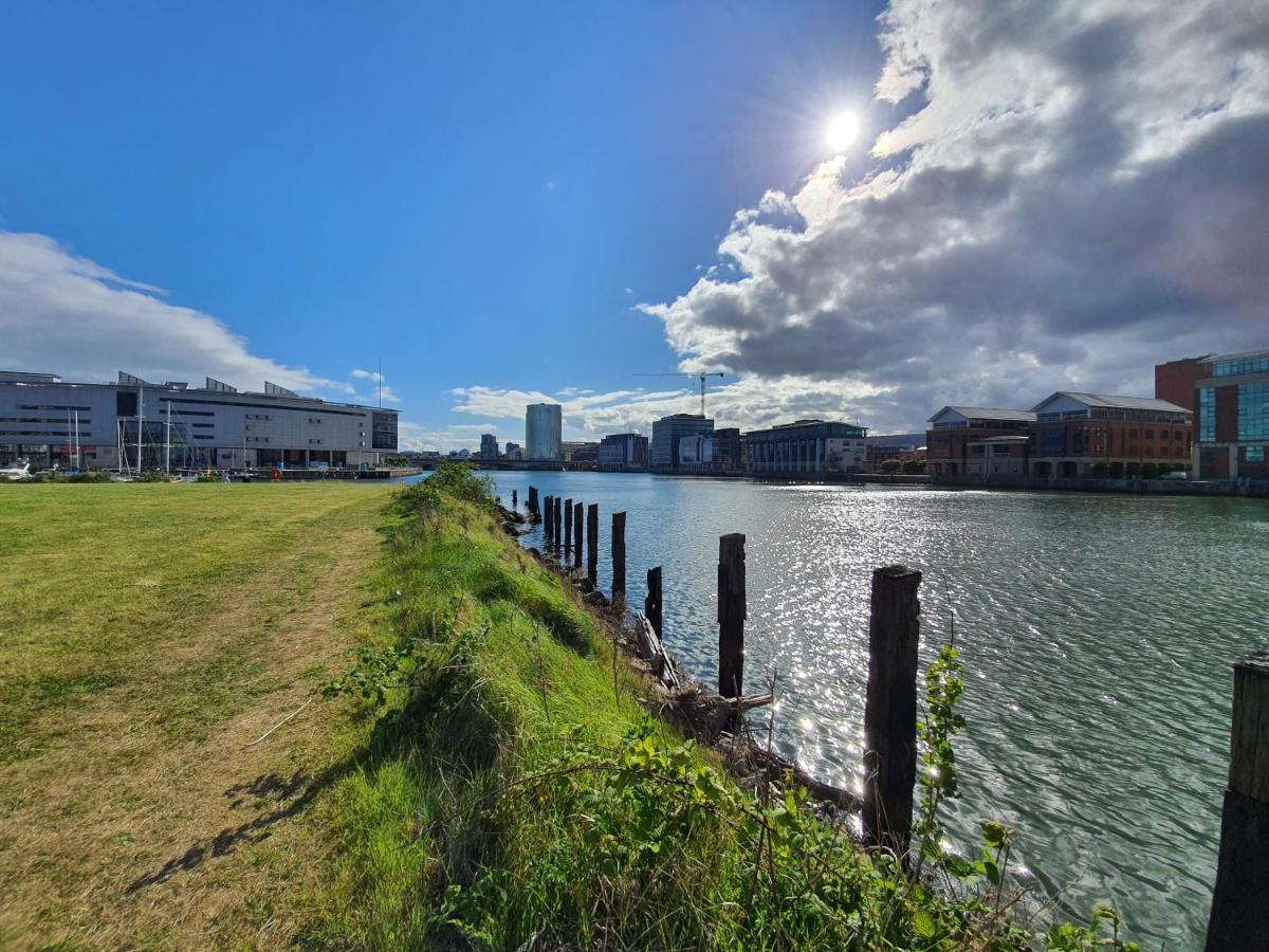 Luxury Apartment Marina Views At Titanic Quarter เบลฟาสต์ ภายนอก รูปภาพ