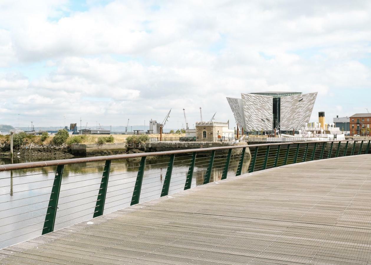 Luxury Apartment Marina Views At Titanic Quarter เบลฟาสต์ ภายนอก รูปภาพ