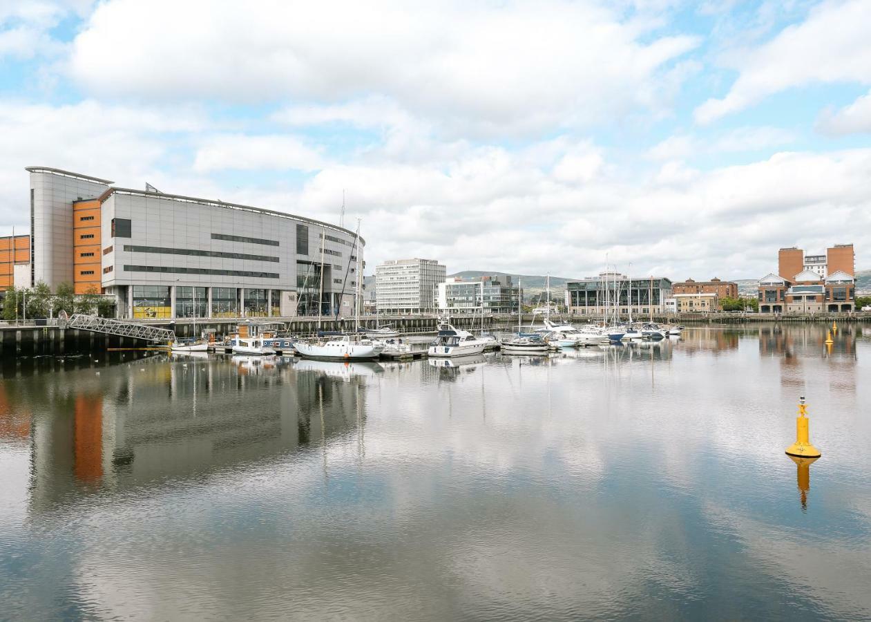 Luxury Apartment Marina Views At Titanic Quarter เบลฟาสต์ ภายนอก รูปภาพ